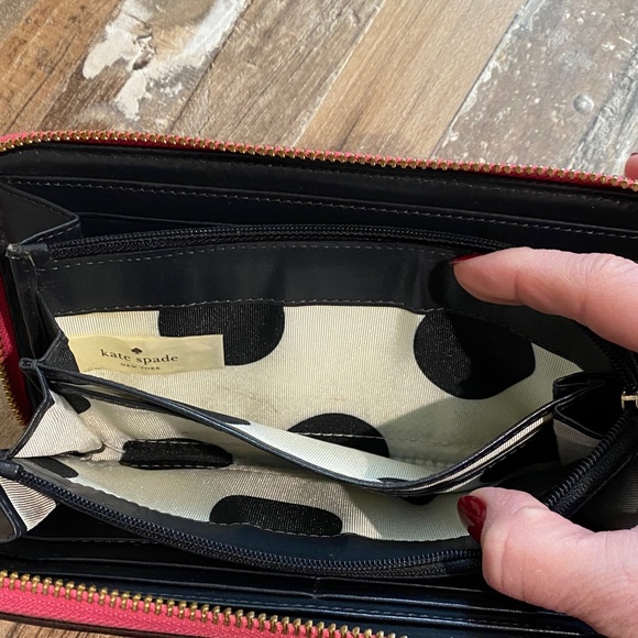 kate spade bright pink zip-around wallet with gold-tone logo - Picture 6 of 11